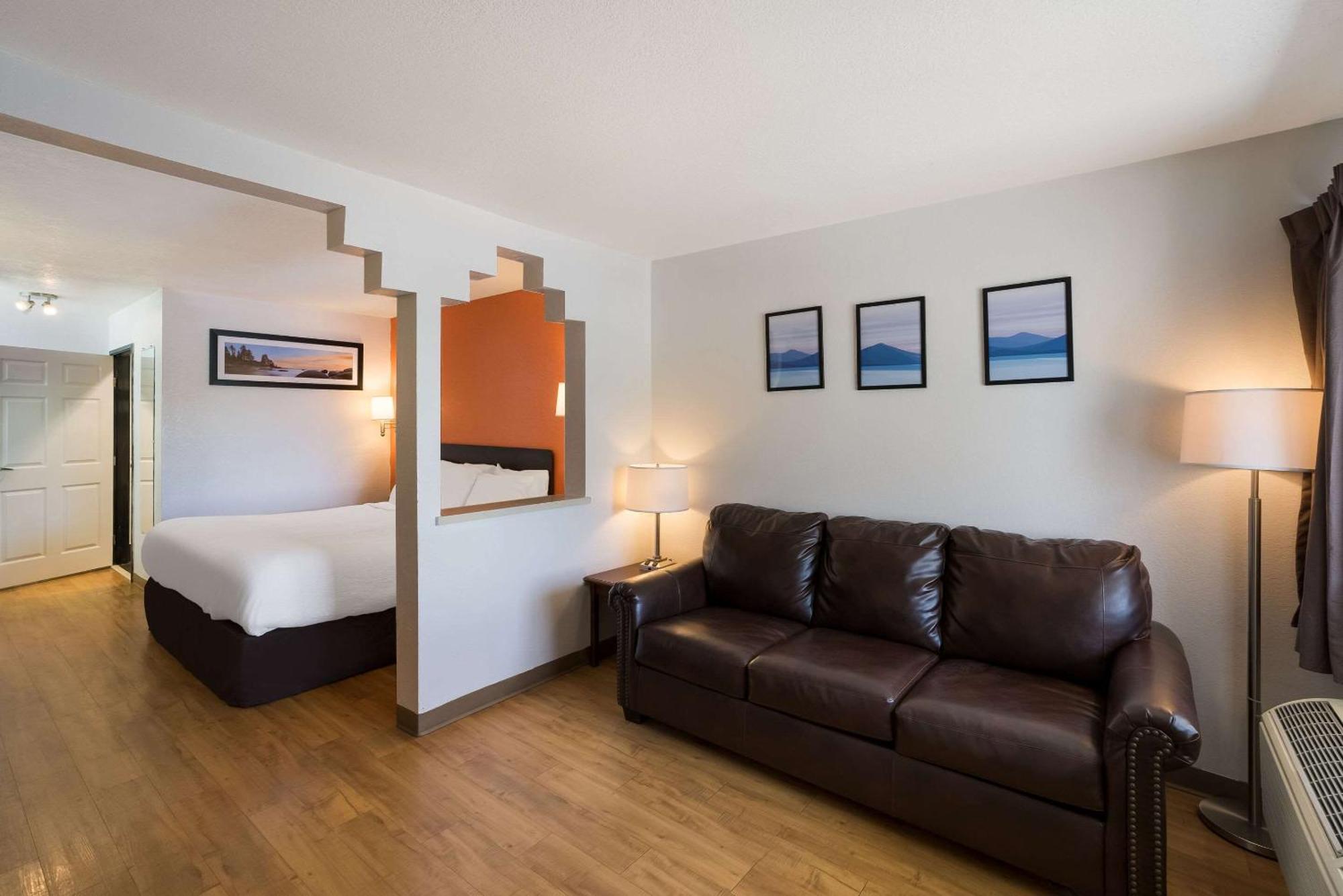 Quality Inn & Suites Джанкшн Екстер'єр фото