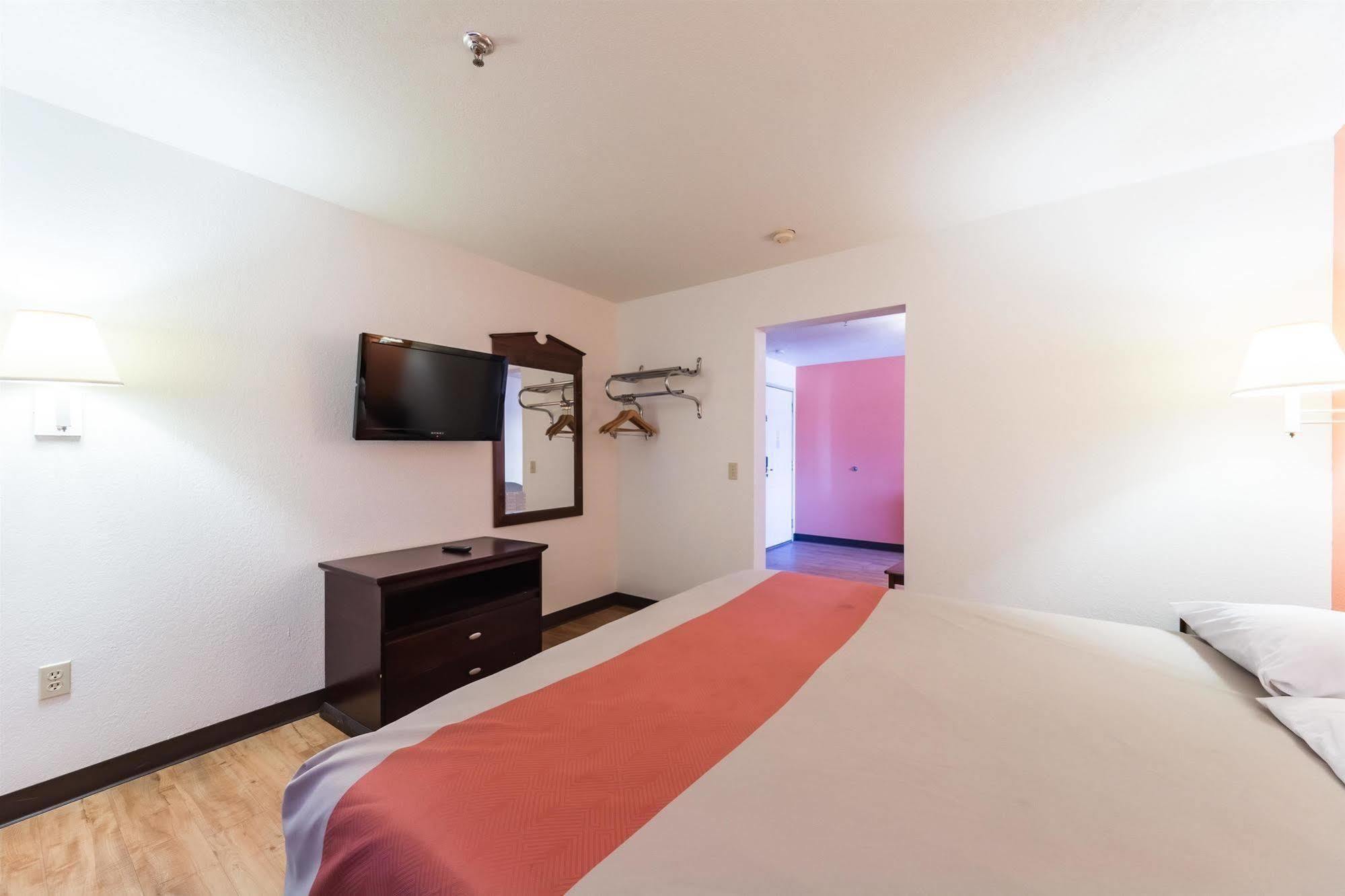 Quality Inn & Suites Джанкшн Екстер'єр фото